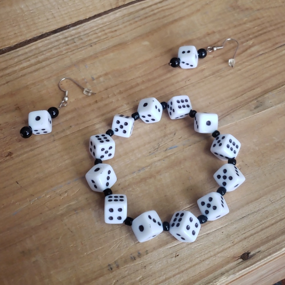 The Traditional gambler, dice bracelet, and esrrin